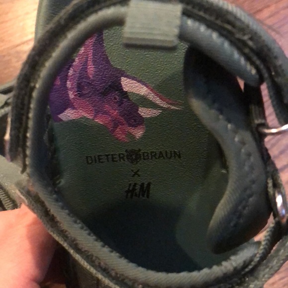 H & M Boys Green Sandals - Picture 6 of 6